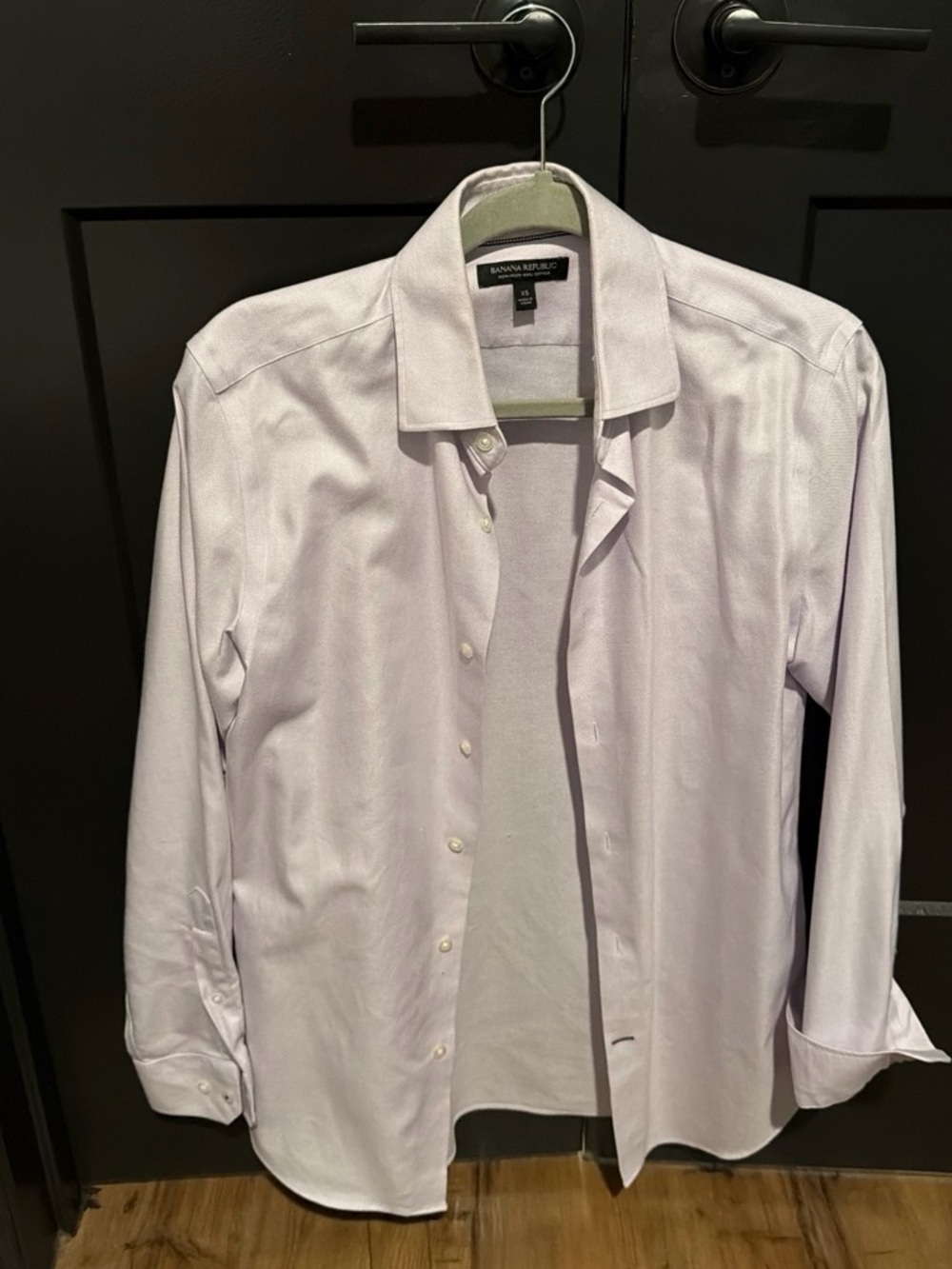 Banana Republic Men’s Light Lavender Dress Shirt - Classic Point Collar
